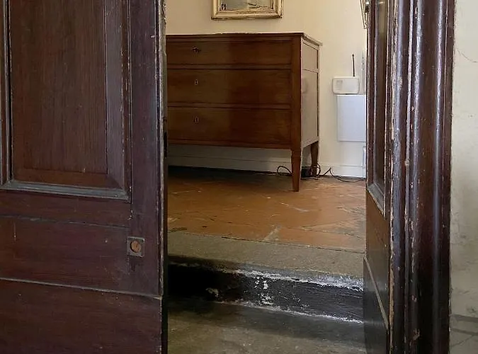 Fascinating Hideaway In A Physicist's Como